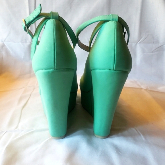 Size 7 Mint Green Platform Chase + Chloe - Picture 4 of 5